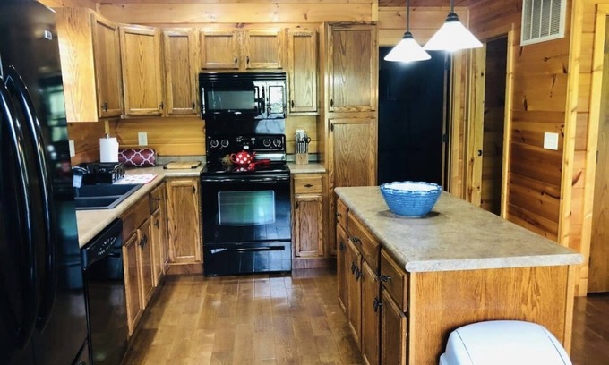 Kodak Cottage | Luxury of Lenz! 5 minutes from I-40!
