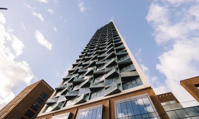 East Acton Apartment | Luxury One Bedroom Flat City skyview