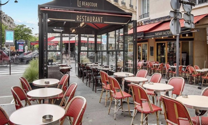 Faubourg-du-Roule Apartment | LUXURY PARISIAN RETREAT NEAR CHAMPS-ÉLYSÉES WITH PANORAMIC VIEWS - 210 SQM