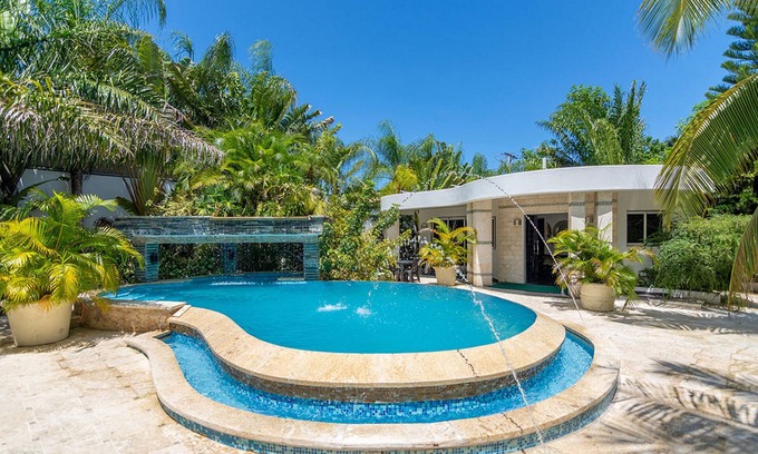 Villas Ana Maria Villa | Luxury party complex in Sosua, 2 large villas, 16 BD/16 BTH, 2 pools, near all