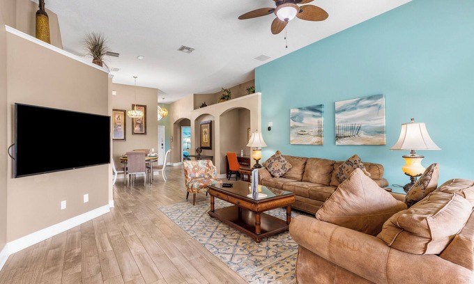 Windsor Palms House | Luxury Pool Home-5 MILES TO DISNEY-Windsor Palms Resort, POOL HEAT INCLUDED!