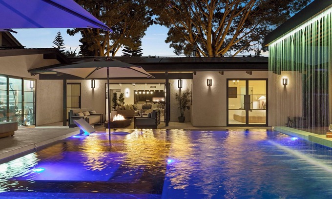 Del Mar Heights House | Luxury Poolside Estate Outdoor Living Views 5 Minutes to Beach