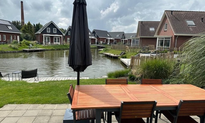 Medemblik House | Luxury restyled bungalow for 6 people