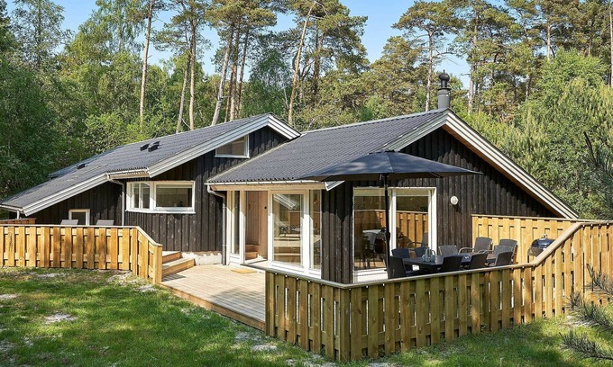 Spidsegard House | Luxury Retreat near Beach