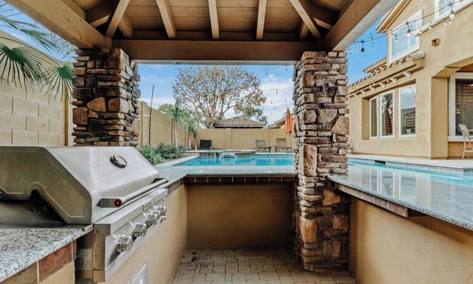 Power Ranch House | Luxury Retreat With Heated Pool & Hidden Game Room 6 Bedroom Home by RedAwning