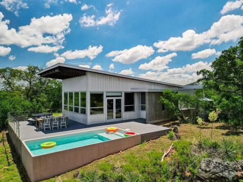 Llano House | Luxury Riverfront Retreat - 6 Cabins - Private Pool