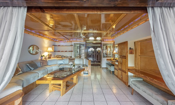 Marco Island House | Luxury Roaring 20's Art Deco Mini Resort