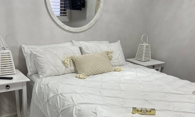 North Coogee Apartment | Luxury Room Ocean Views