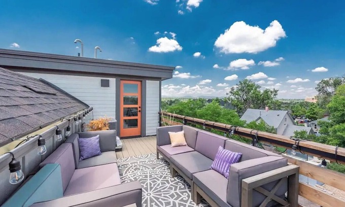 Littleton House | Luxury Rowhome 🏔 Mountain Views Littleton Main St