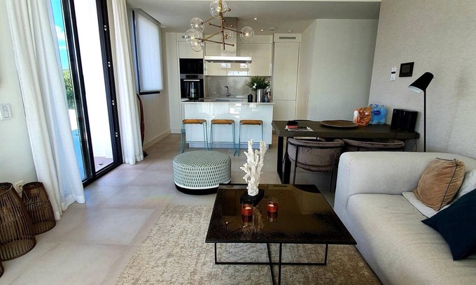 El Faro Apartment | Luxury Santa Barbara heights - Terrace pools, close to the ocean