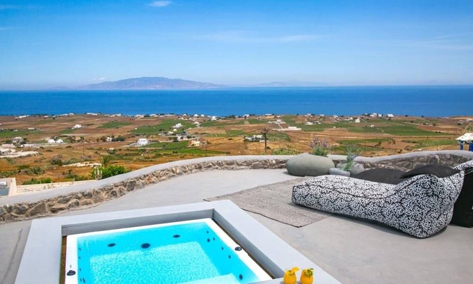 Finikia Villa | Luxury Santorini Villa | Villa Elysian Dyo | Private Hot Tub | Air Conditioning