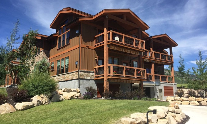 Park City Condo | Luxury Ski Condo Close to Deer Valley Express Gondola!