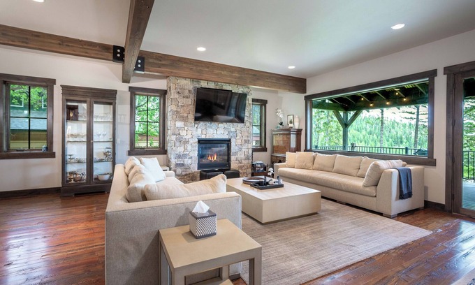Whitefish Condo | Luxury ski-in/ski-out home w/outdoor fireplace & amazing views