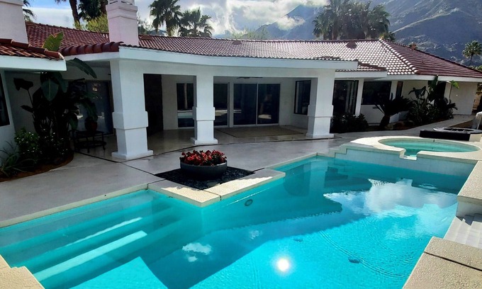 Palm Springs House | Luxury South Palm Springs 5-BR 4.5 Bath 4500sf Heated Pool nSpa Near Golf Hiking