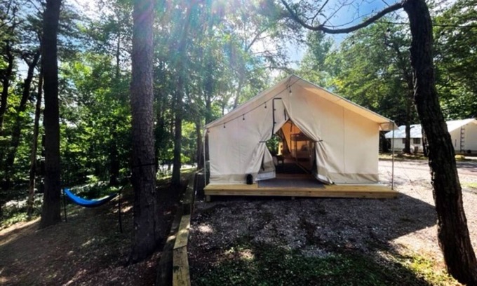 Delta RV Rental | Luxury Spacious Glamping, Lake View, Grill, Pool, Pet Friendly, Swim