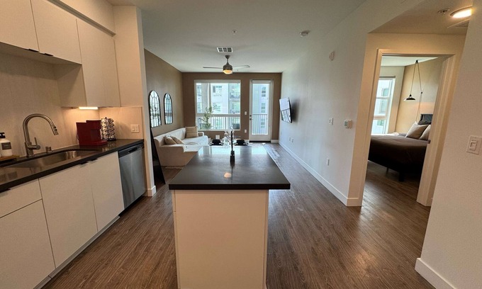 Lyon Street Apartment | Luxury Stay Near Disneyland Pool Gym Free Parking