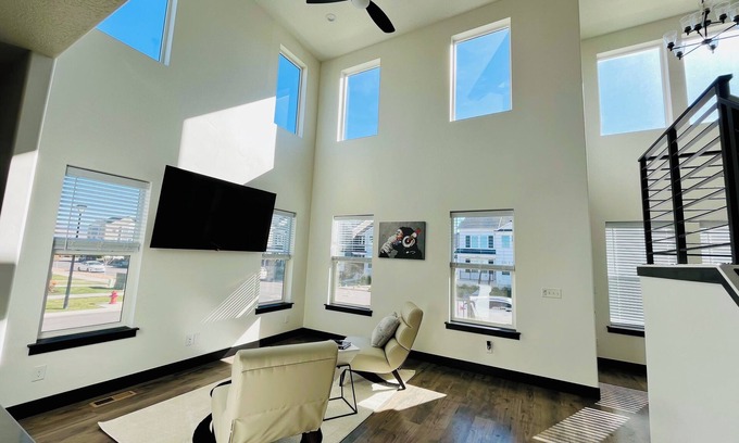 Lehi House | Luxury Stay: Where Hotel Vibes Meet Home Comfort