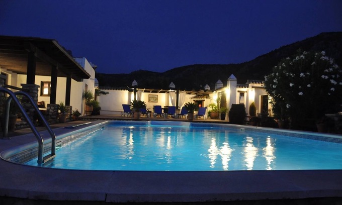 Villanueva del Trabuco Apartment | Luxury Studio, 2 pools, jacuzzi, WiFi, equestrian