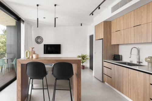 Tel Aviv Promenade Apartment | Luxury Studio Beach Flat 422