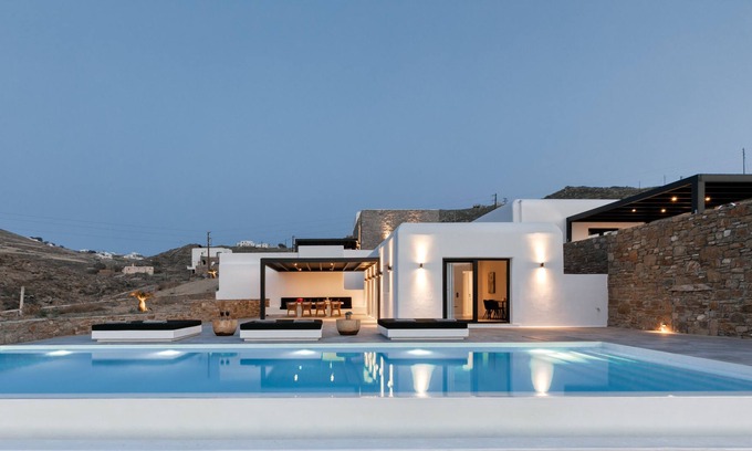 Ftelia House | Luxury,Tranquility,Space,and Calmness!The Key Location Makes it a Top Choice