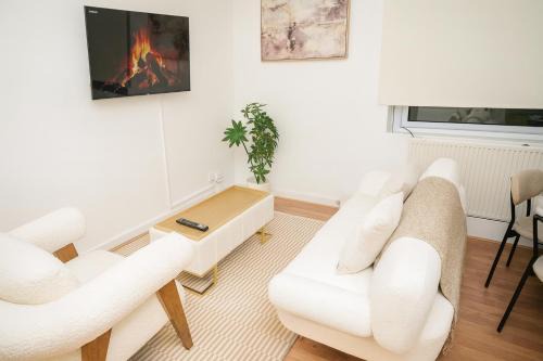 King's Cross Apartment | Luxury Two Bedroom Apartment Steps from Kings Cross Station