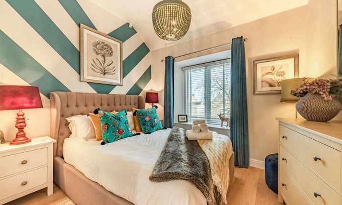 Stow-on-the-Wold Cottage | Luxury two bedroom Cotswold holiday home in Stow-on-the-Wold - The Chapel