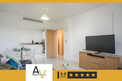 Central Milton Keynes Apartment | Luxury Two-Bedroom Apartment - Central, Free Wi-Fi, 7 Mins from Station By AV Hughes Properties