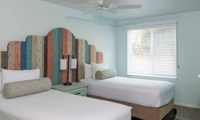 University Heights Condo | Luxury unit for Comic-Con. full kitchen sleeps 6