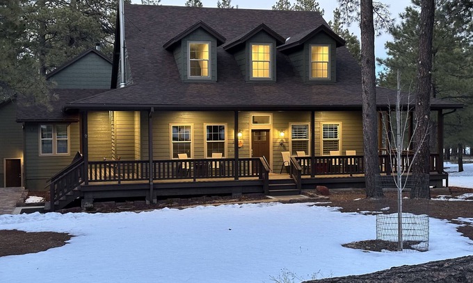 Williams House | Luxury vacation home on 5 acres, 6BR, 4 BA