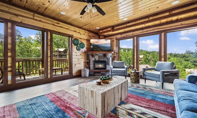 Caton Cabin | Luxury Views, Sparkling Pool, Giant Theater Oh My!