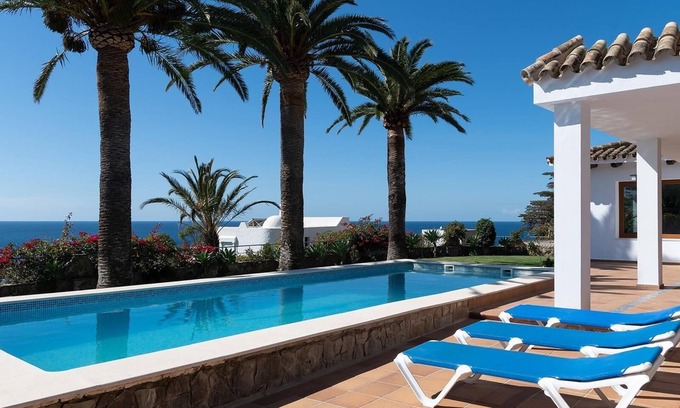 Atlanterra Villa | Luxury villa in 'Playa Atlanterra' with Sea View, Pool, Garden & Wi-Fi