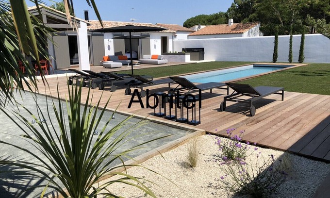 Le Bois-Plage-en-Re Villa | Luxury villa, swimming pool, walking distance to beach and shops, landscaped garden