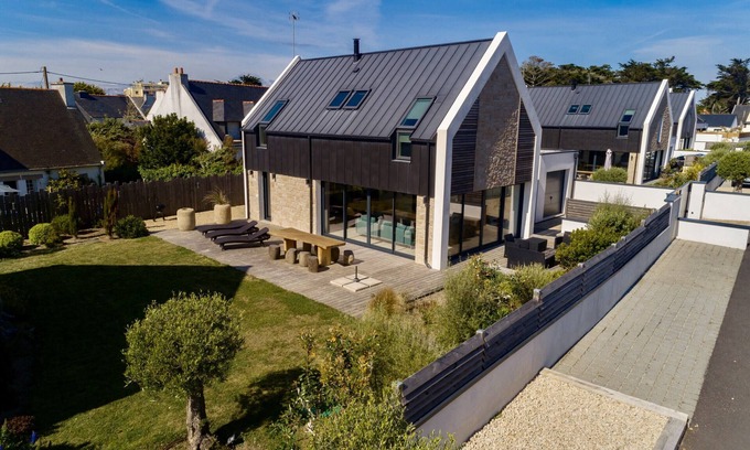 Quiberon Ski Chalet | Luxury Villa Hathi, next to the beach and Quiberon thalasso