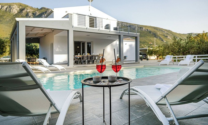 Castellammare del Golfo Villa | Luxury Villa La Perla - Pool, Garden and Parking