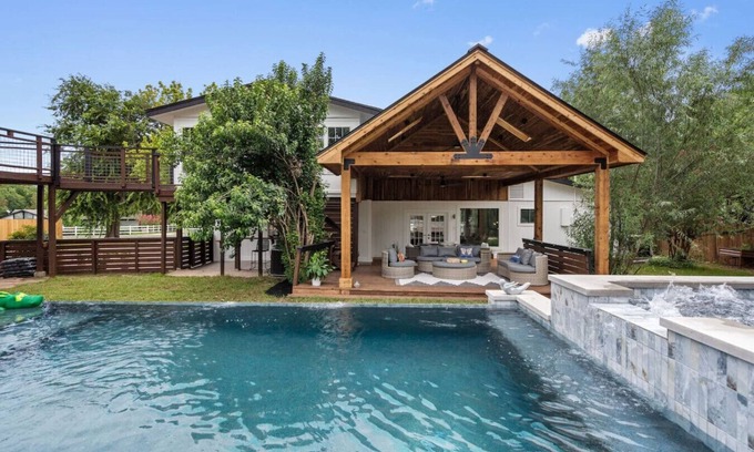 McNeil House | Luxury Villa Retreat, Pool, Hot tub & Fun