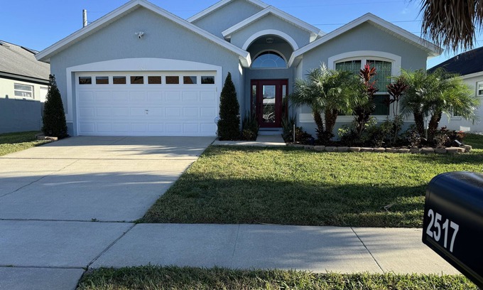 Windsor Palms Villa | Luxury Villa w/SALTWATER Pool & Hot Tub very close to Disney & Universal