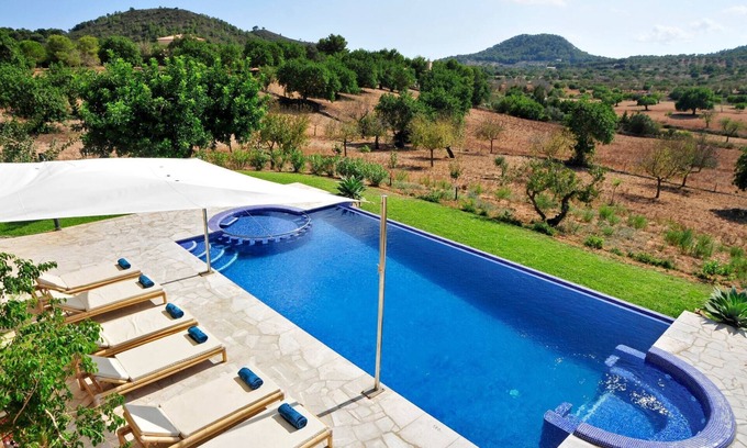 Felanitx Villa | Luxury villa with infinity pool & jacuzzi