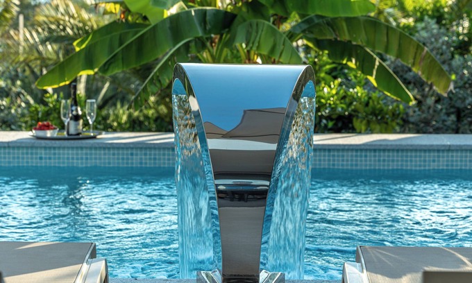 Linardici Villa | Luxury Villa with with open sea views and its own multi-purpose sports ground