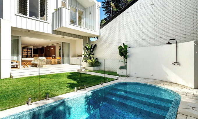 North Bondi House | Luxury Villas Bondi Luxe Haven (private garden and pool)