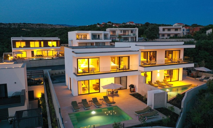 Jakisnica Villa | Luxury villas Sunrise & Sunset