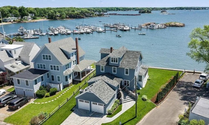 Pine Orchard House | Luxury Waterfront Oasis