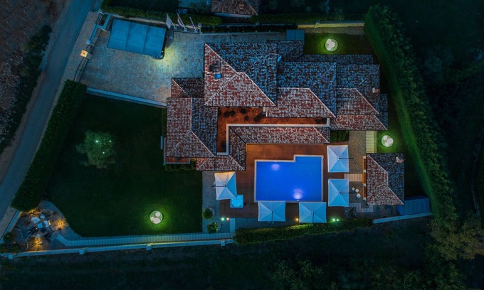 Strpacici Villa | Luxuzna Villa Carolus s grijanim bazenom