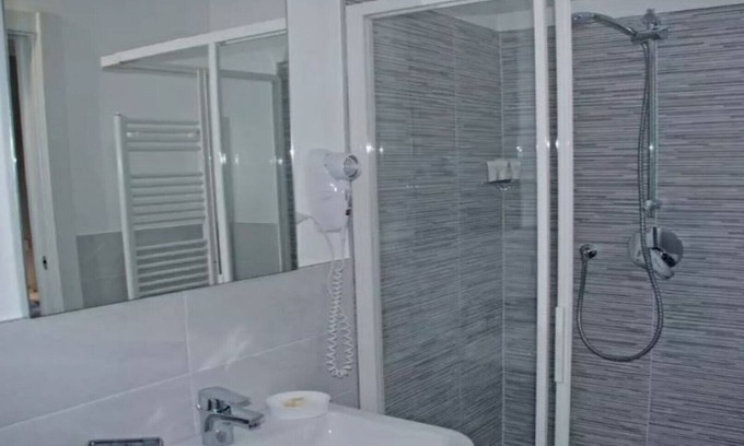 Azzano San Paolo House | Lyon Room - Bonne Nuit