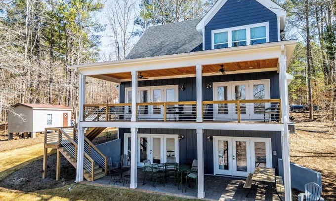 Eatonton House | Lyon's Den - *NEW* 5bd, Sleeps 13, New Dock+ More