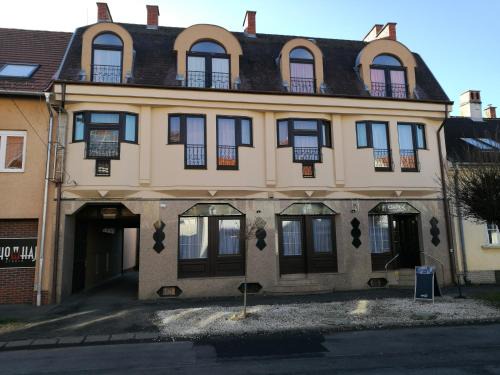 Szombathely House | Mátyás Szállás Panzió