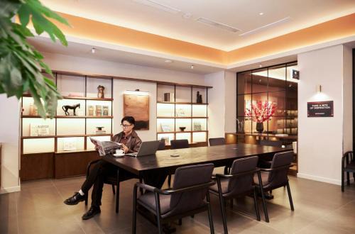 Hoan Kiem Hotel | M Village Hotel Thợ Nhuộm