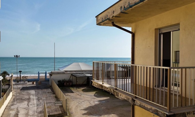 Marcelli Apartment | M223 - Marcelli, three-room apartment in the center and facing the sea