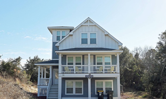 Monteray Shores House | M931- Sound Side, Corolla, Saturday Check In, Comm. Pool!