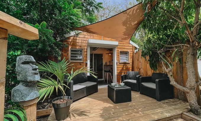 Orient Bay Cottage | Mango Cottage Orient Bay, Charming and Authentic