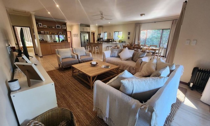 White River Villa | Maclarty House - Golf Estate